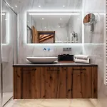 Vier Jahreszeiten Hotel 4*