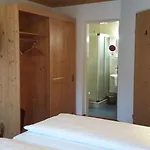 Vier Jahreszeiten Kaprun