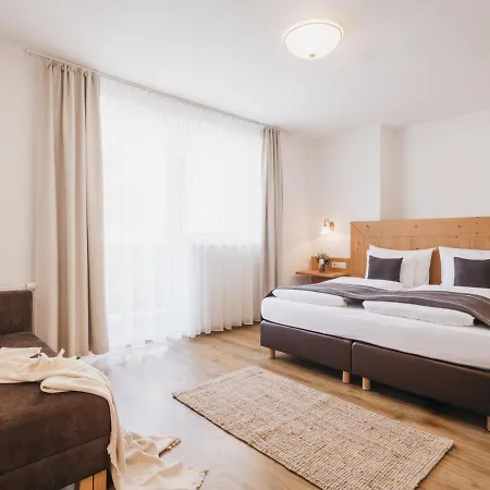 Hotel Vier Jahreszeiten By Vaya Inkl Zell Am See-kaprun Sommerkarte