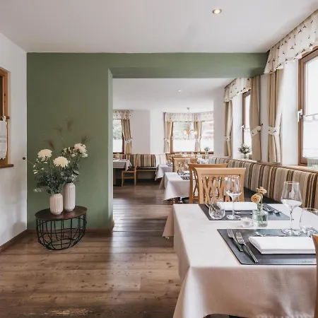 Hotel Vier Jahreszeiten By Vaya Inkl Zell Am See-kaprun Sommerkarte