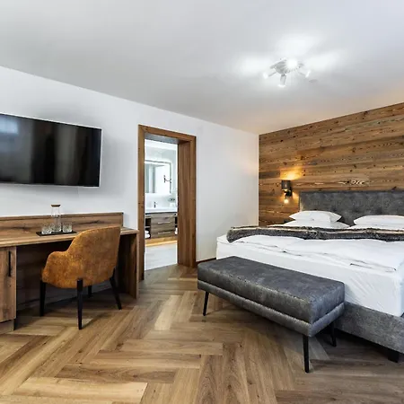 Vier Jahreszeiten ホテル