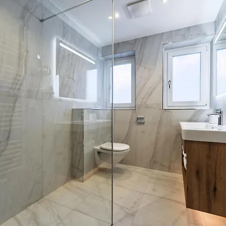 Vier Jahreszeiten ホテル