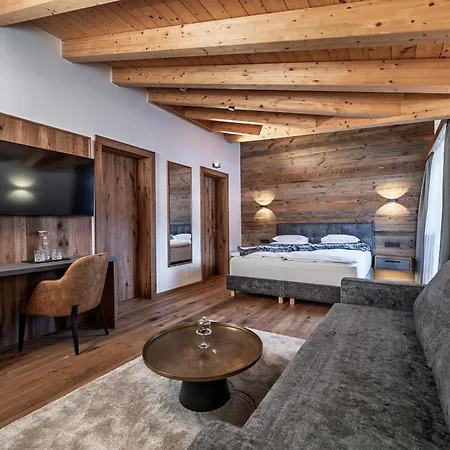 Отель Vier Jahreszeiten 4*