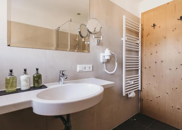 Hotel Vier Jahreszeiten By Vaya Inkl Zell Am See-kaprun Sommerkarte 4*