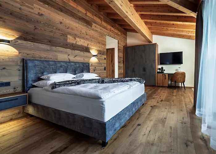 ホテル Vier Jahreszeiten カプルーン