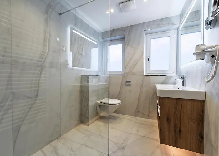 Vier Jahreszeiten ホテル