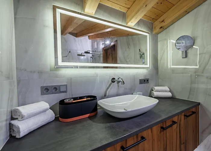 Vier Jahreszeiten ホテル 4*