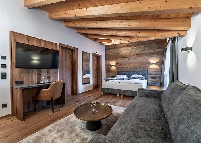 ホテル Vier Jahreszeiten 4*