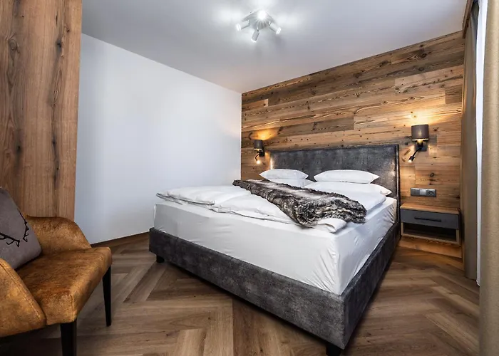 Vier Jahreszeiten 4* カプルーン