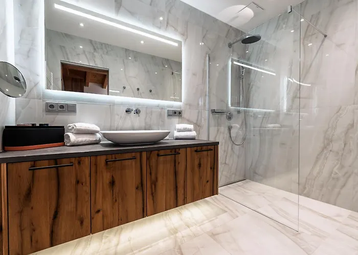 ホテル Vier Jahreszeiten 4*