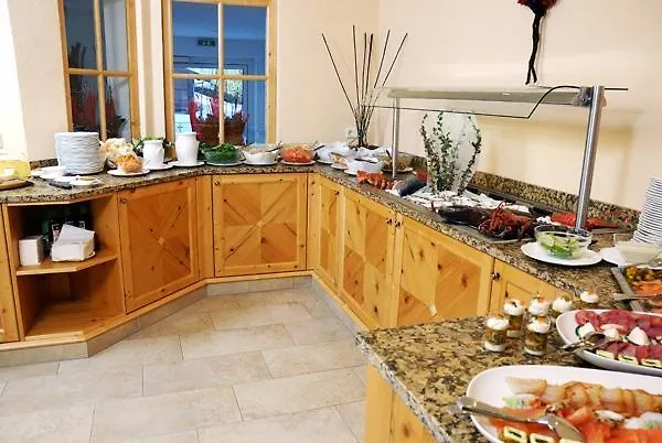 Hotel Vier Jahreszeiten By Vaya Inkl Zell Am See-kaprun Sommerkarte